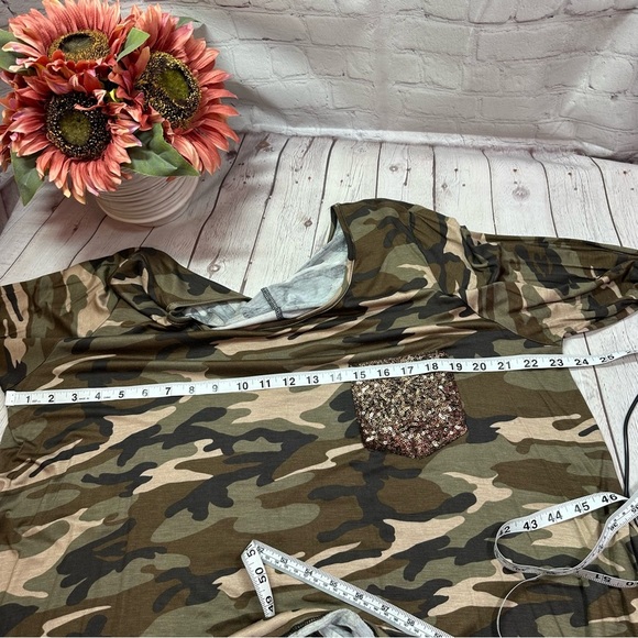 NWT boutique Camouflage long sleeve knit tunic Sequin Pocket Top camo glam plus - Picture 9 of 10